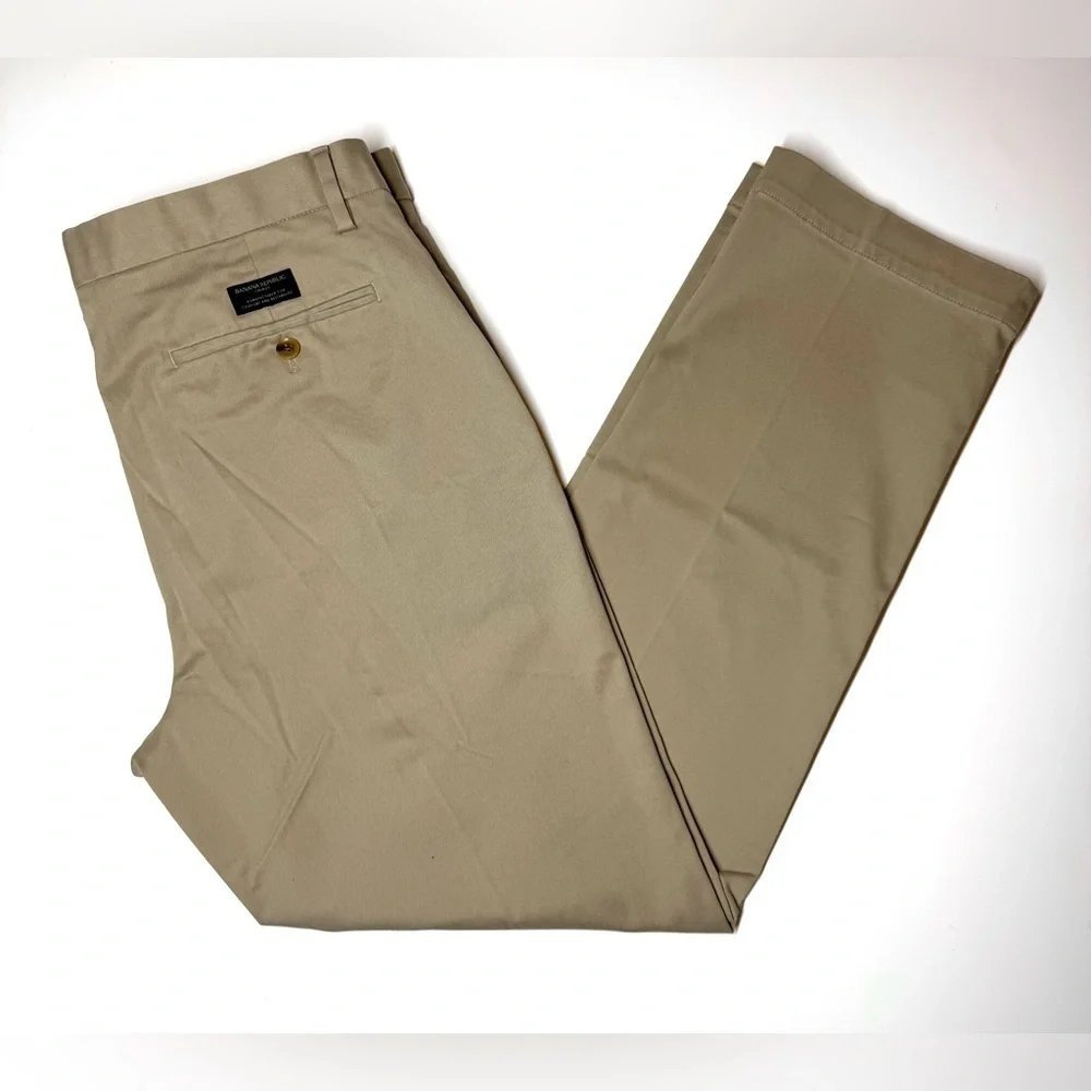 Banana Republic Men's Aiden Chino Straight Leg khaki Pants Size- 36 x 32